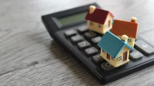 How to save money by refinancing a mortgage